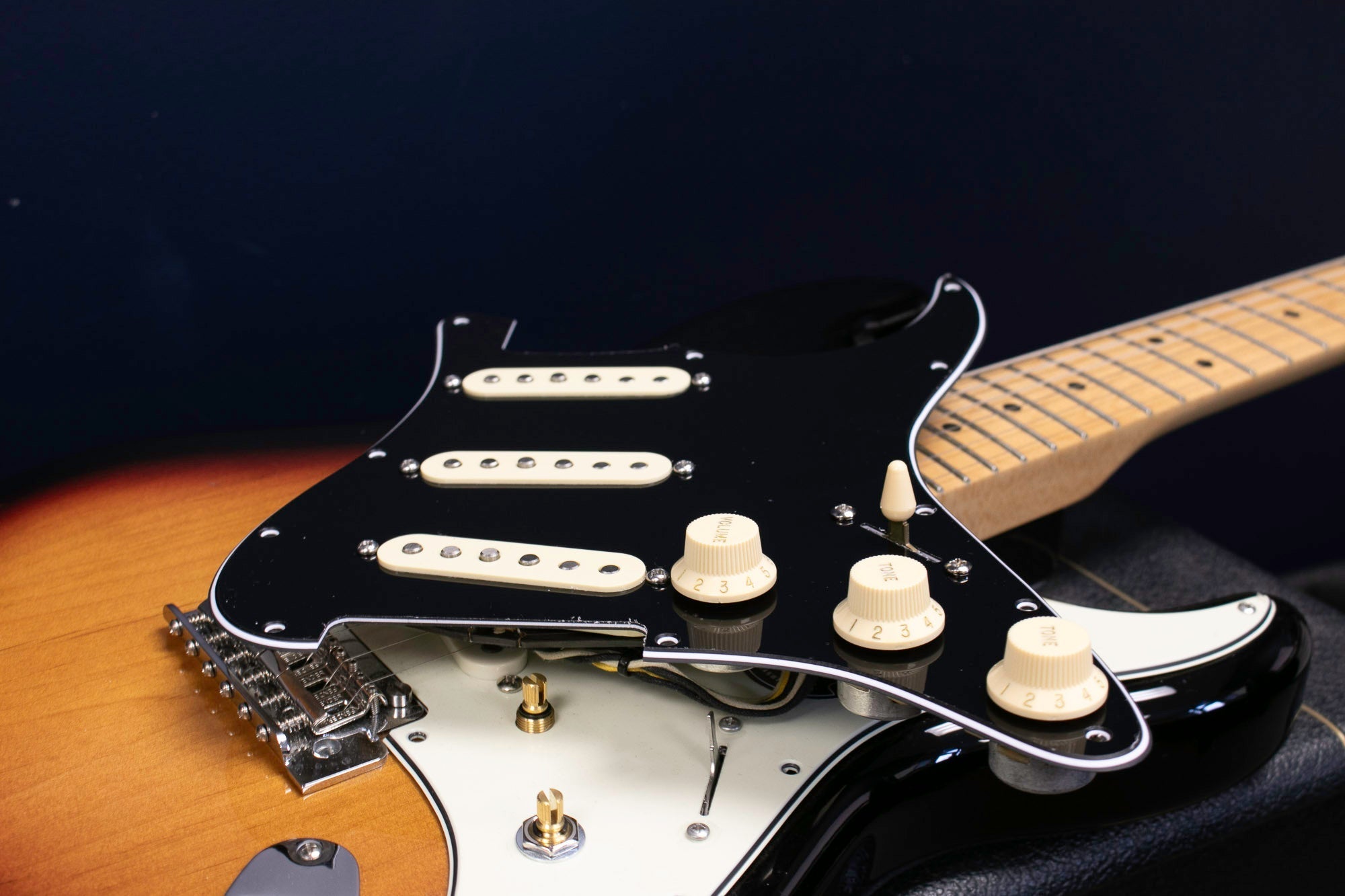 Sonderanfertigungen: Bestücktes Schlagbrett für Strat® (SSS)