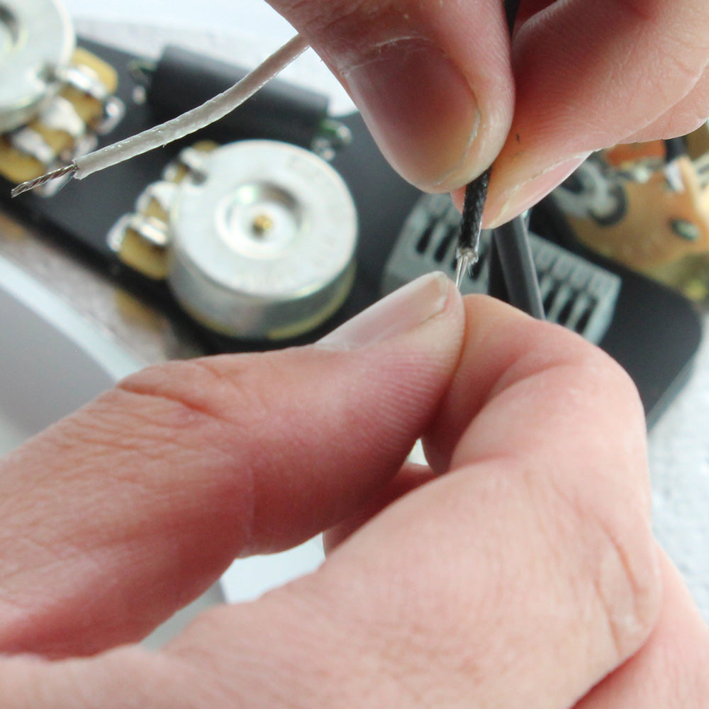 Fastenerless Connection Methods ObsidianWire | A guide to using solder-less connectors
