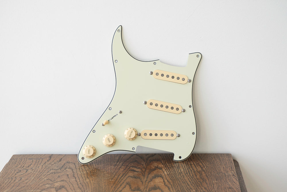 Custom Works: Lollar Loaded Pickguard for Strat®
