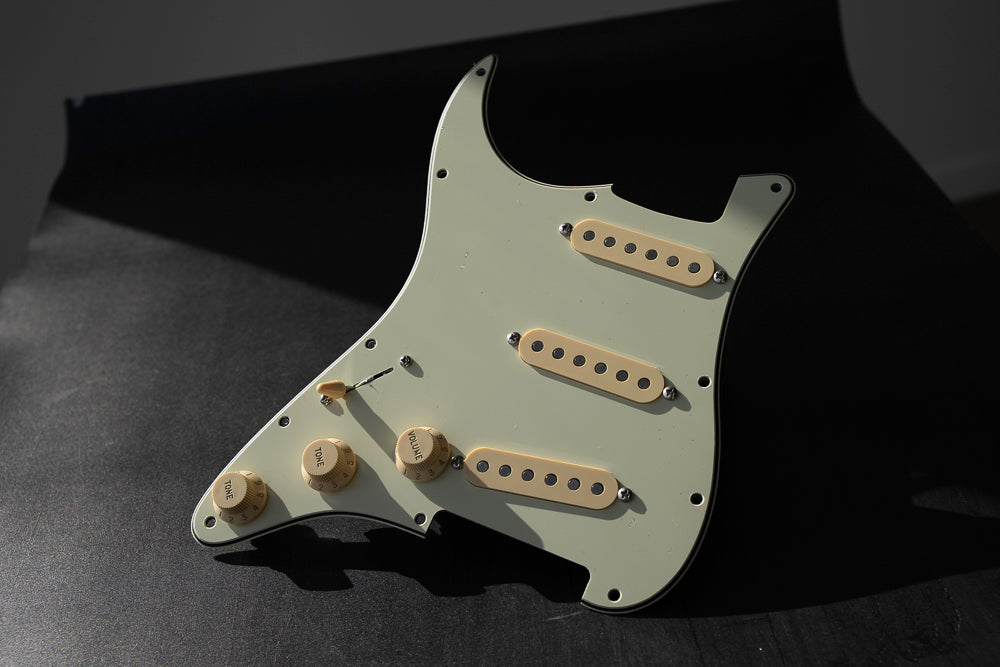 Custom Works: Lollar Loaded Pickguard for Strat®