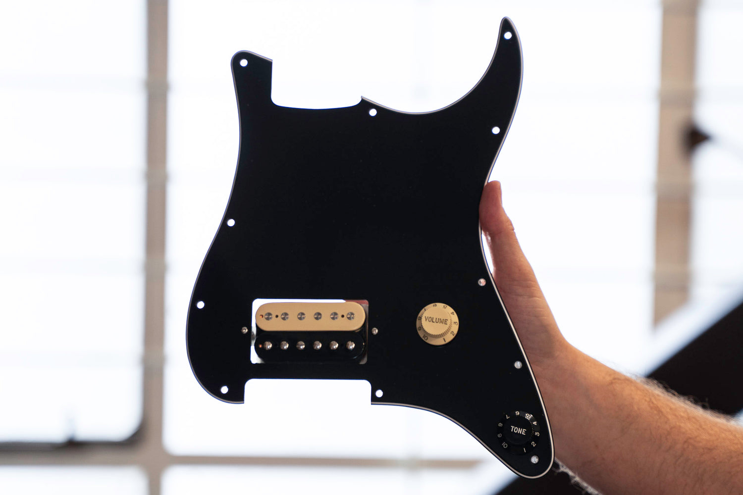 Custom Shop : Pickguard chargé HSS pour Strat®