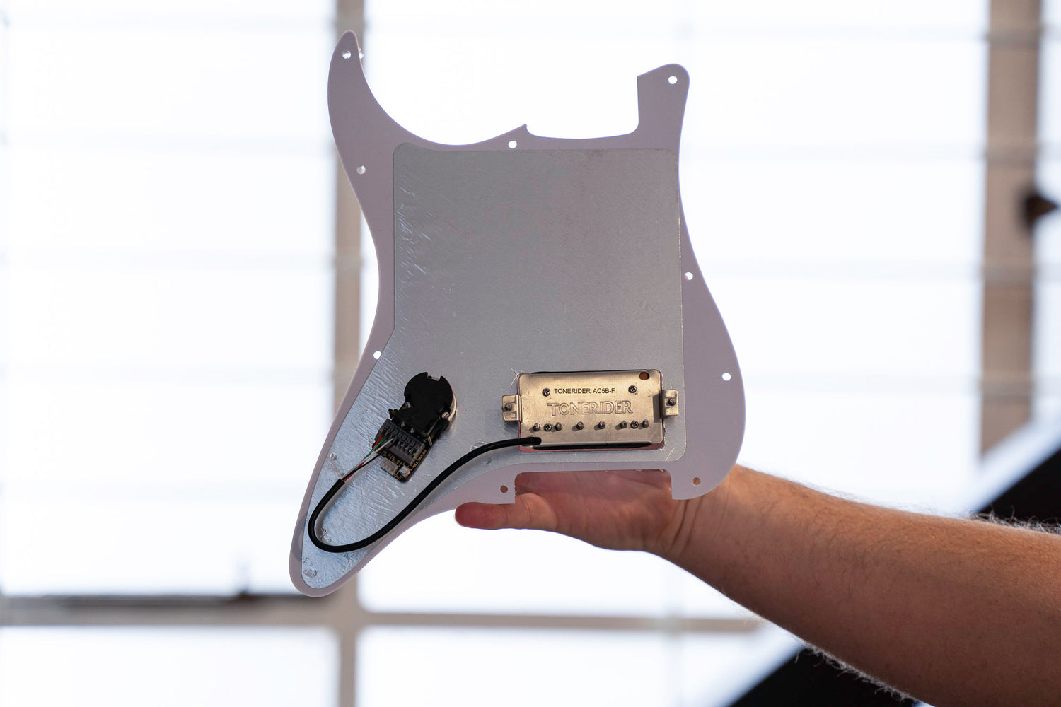 Custom Shop : Pickguard chargé HSS pour Strat®