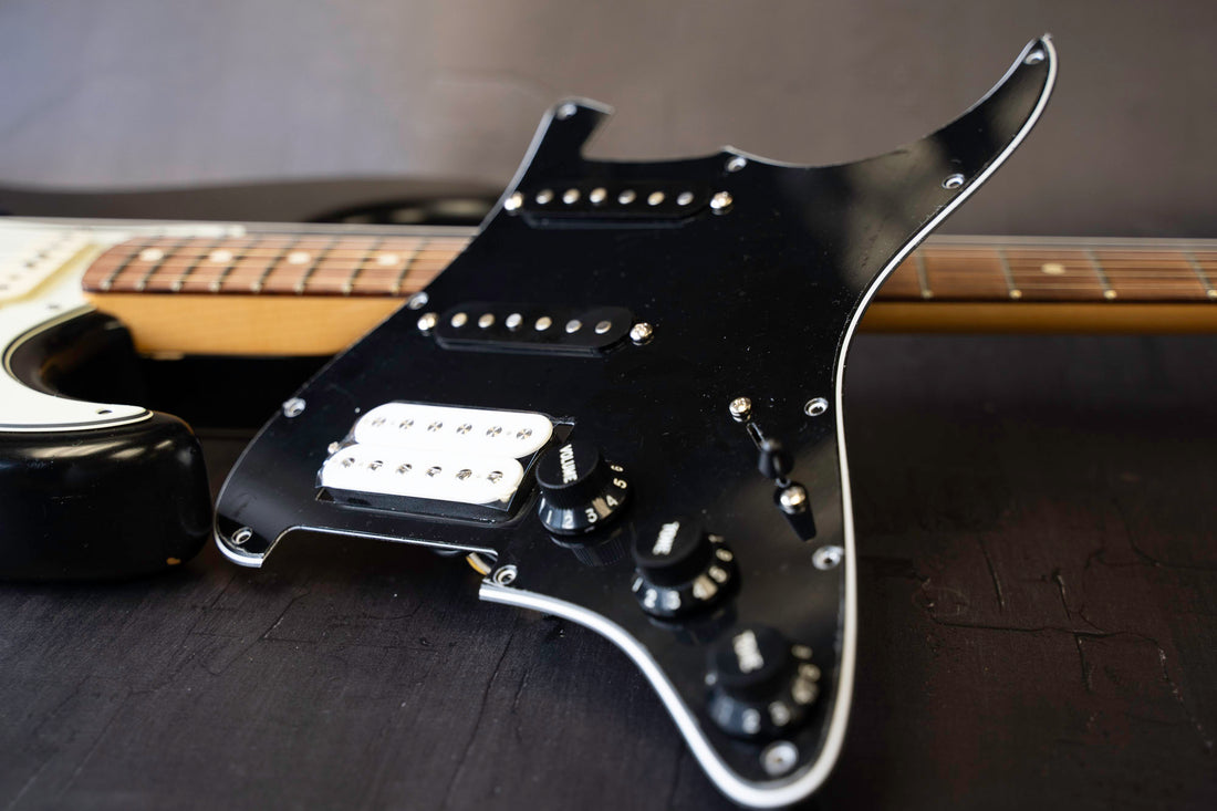 Custom Shop: HSS Loaded Pickguard für Strat®