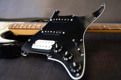 Custom Shop: HSS Loaded Pickguard für Strat®